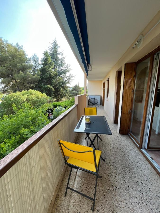 T2 Avec Terrasse & Parking A 5 Min Du Centre, 10 Min Des Plages Hyères Buitenkant foto
